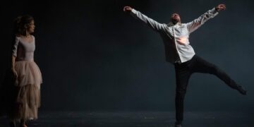 Juana Acosta y Chevi Muraday atraparon a los espectadores alcalaínos con «El Perdón»