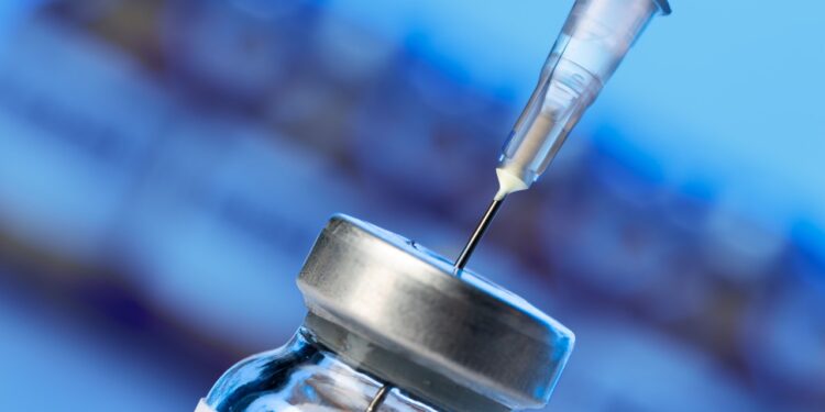 La Comunidad abre mañana la autocita para vacunar contra el COVID-19 desde el jueves a los mayores de 45 años y a los niños de 5 años