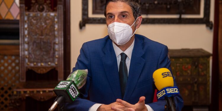 El Ayuntamiento de Alcalá de Henares y el Organismo Autónomo Ciudad Deportiva Municipal firman un protocolo en materia de deportes