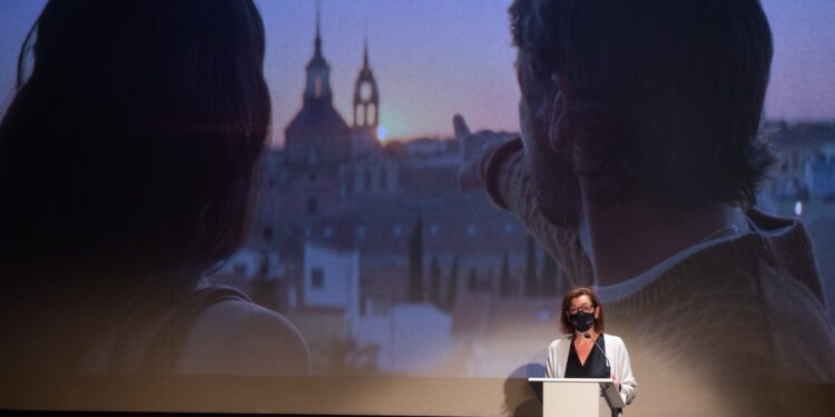 El Teatro Salón Cervantes acogió el prestreno de «Déjate Llevar»