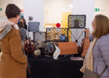 Inaugurada la exposición «Arquitecturas», un homenaje al maestro ceramista Mariano Laguna