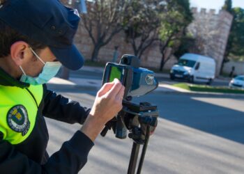 Puesta en marcha de la campaña de información y control de velocidad con radares