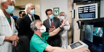 El Hospital Gregorio Marañón incorpora un robot pionero en España para procesos de Cardiología intervencionista