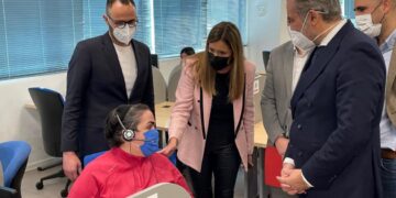 La Comunidad de Madrid asistió en 2021 a casi 6.500 mujeres a través del servicio gratuito de atención telefónica 012 Mujer