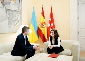 Díaz Ayuso denuncia la invasión “ilegal e irracional” en Ucrania