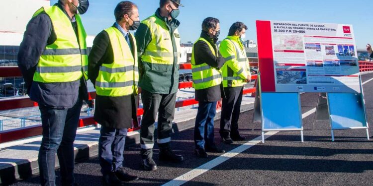 Ayer se reabrió al tráfico el puente sobre la M300