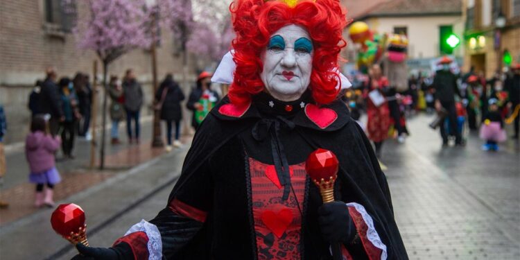 Gran participación y mucho ambiente en el primer día de Carnaval en Alcalá