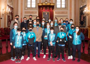 El Salón de Plenos recibe a deportistas y clubes alcalaínos en reconocimiento a sus méritos deportivos