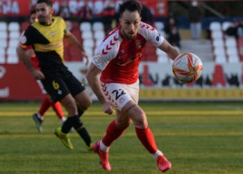 Jarro de gua fría para la RSD Alcalá que no pasa del empate ante el Galapagar (0-0)