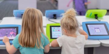 La Comunidad de Madrid destinará 120 millones de euros para la digitalización de las aulas y la formación de los docentes