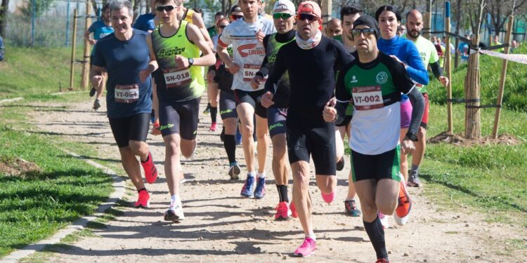 El Parque de la Garena acogió ayer el VI Cross Escolar de la temporada 2021/2022