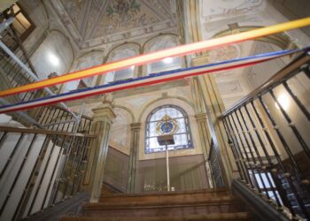 La escalera del fotógrafo Laurent amplía sus visitas con motivo de “Complutum Renacida”