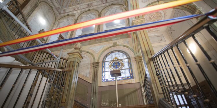 La escalera del fotógrafo Laurent amplía sus visitas con motivo de “Complutum Renacida”