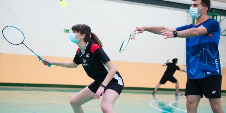 Alcalá celebró el Día del Deporte con “Bádminton para todos”