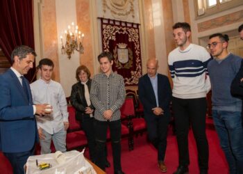 El Ayuntamiento firma un convenio de apoyo y colaboración con el IES Antonio Machado para el proyecto CanSAT de la Agencia Espacial Europea