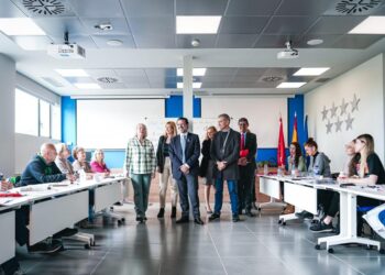 La Comunidad de Madrid ofrece clases de español a refugiados ucranianos para facilitar su acceso al mercado laboral