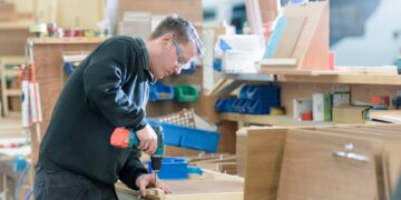 La Comunidad de Madrid invierte 6 millones para reducir las cuotas a la Seguridad Social de los autónomos