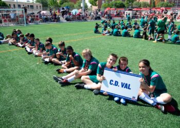 El Wanda de Alcalá de Henares acogió una verdadera fiesta del deporte infantil con la entrega de medallas a equipos de la ciudad