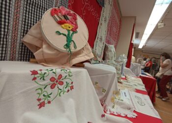 Los Centros de Mayores Municipales exponen los  trabajos realizados por los alumnos de los talleres