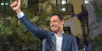 El PP alcanza la mayoría absoluta en Andalucía mientras el PSOE logra el peor resultado de su historia