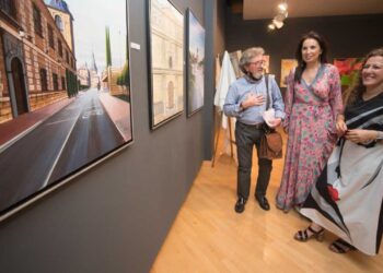Artistas locales  exponen sus obras en “Encuentros”