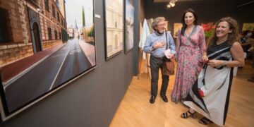 Artistas locales  exponen sus obras en “Encuentros”