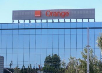 Orange y Masmovil firman un acuerdo para unir sus operaciones en España