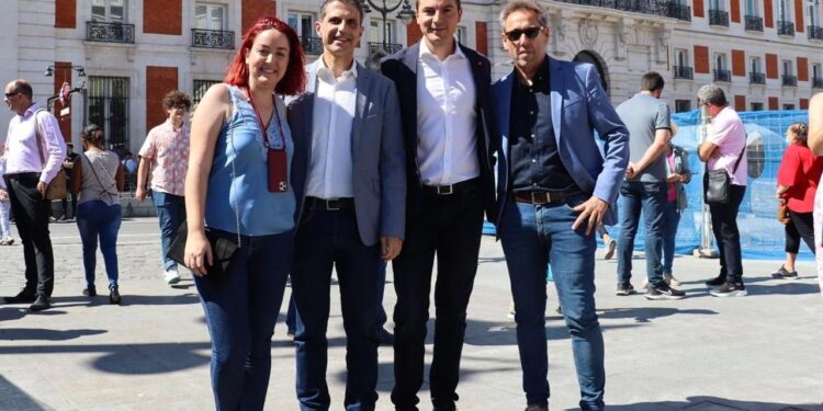 Javier Rodriguez Palacios y Juan Lobato exigen en la Puerta del Sol la reapertura del SUAP Luis Vives