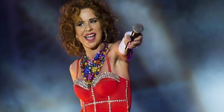 Vicky Larraz y Ole’Star en concierto en las Fiestas de los Santos Niños en su gira de despedida