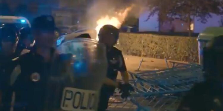 4 agentes heridos y un detenido en los altercados del recinto ferial de la pasada madrugada