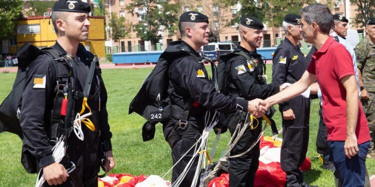 Más de 20.000 personas han presenciado la exhibición de las Fuerzas Armadas, Cuerpos de Seguridad del Estado, Policía Local y Protección Civil celebrada en Alcalá