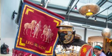 Un pasacalles romano y el pregón a cargo de la cantante Vicky Larraz darán hoy el pistoletazo de salida a las Fiestas de los Santos Niños