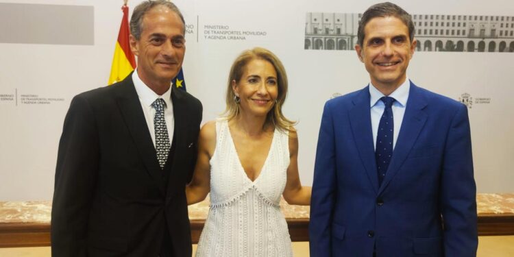 El alcalde firma el protocolo de actuación entre Ministerio y Ayuntamiento para la puesta en marcha del Plan Local de Agenda Urbana 2030 de Alcalá