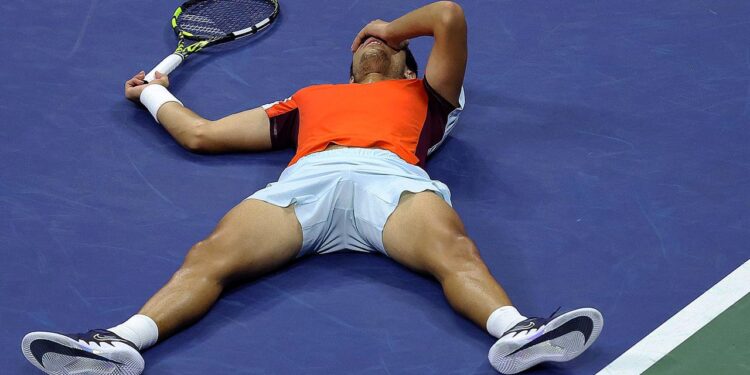 Carlos Alcaraz alcanza la fina del US Open y se acerca más al número 1