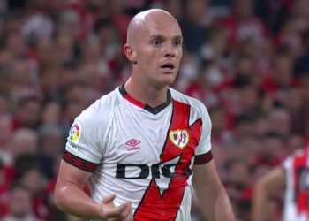 El Rayo Vallecano cae 3-2 en su visita a San Mamés