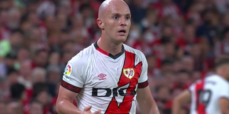 El Rayo Vallecano cae 3-2 en su visita a San Mamés