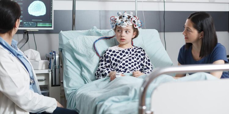 La Comunidad de Madrid abre el plazo para solicitar ayudas de más de 4.000 euros a familias con hijos en cuidados paliativos pediátricos