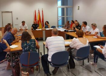 Nueva reunión del Consejo Escolar Municipal con la participación de técnicos municipales y mandos policiales