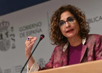 El Gobierno se suma a la guerra de los impuestos y bonificará el IRPF a la mitad de los trabajadores y creará un impuesto para grandes fortunas