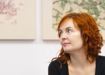 La Capilla del Oidor acoge la obra de la artista mallorquina Maribel Binimelis, que explora los tejidos del hogar