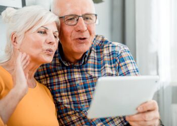 Arranca la temporada de actividades en los Centros Municipales de Mayores con talleres, conferencias y visitas culturales