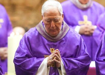 En su despedida, el ya obispo emérito de Alcalá ha pedido perdón por los «errores cometidos a lo largo de estos años»