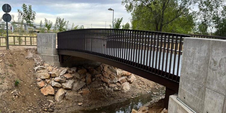 El arroyo Camarmilla ya cuenta con una pasarela