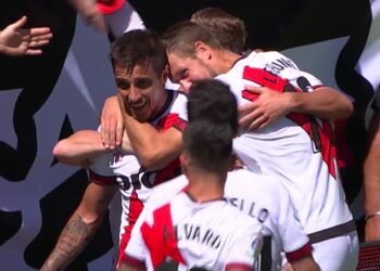 El Rayo Vallecano gana en casa nueve meses después  (2-1)
