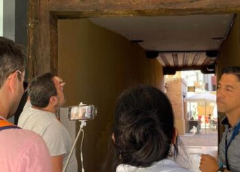 Alcalá de Henares recibe a una delegación brasileña para promocionar su patrimonio sefardí