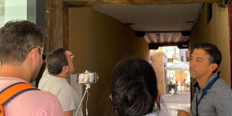 Alcalá de Henares recibe a una delegación brasileña para promocionar su patrimonio sefardí