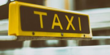 La nueva Ordenanza reguladora del Taxi establece un precio máximo autorizado y la instalación de cámaras de videovigilancia en el interior de los vehículos