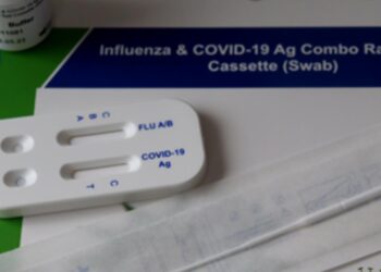 Ya están disponibles los test combinados que detectan Covid y gripe común