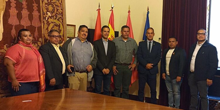 Alcaldes de municipios de Iberoamérica visitan Alcalá para tomar como modelo su estrategia de peatonalización