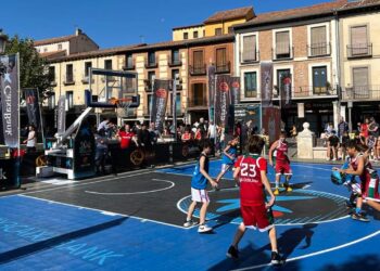 La Plaza Cervantes ha acogido hoy el circuito Plaza 3×3 CaixaBank
